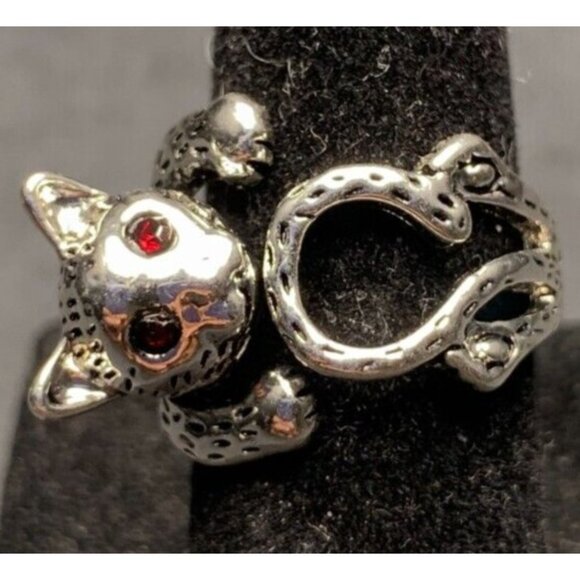 Unbranded Jewelry - Vintage Antique Silver Tone Red Rhinestone Cat Chasing Tail Ring - Size 6